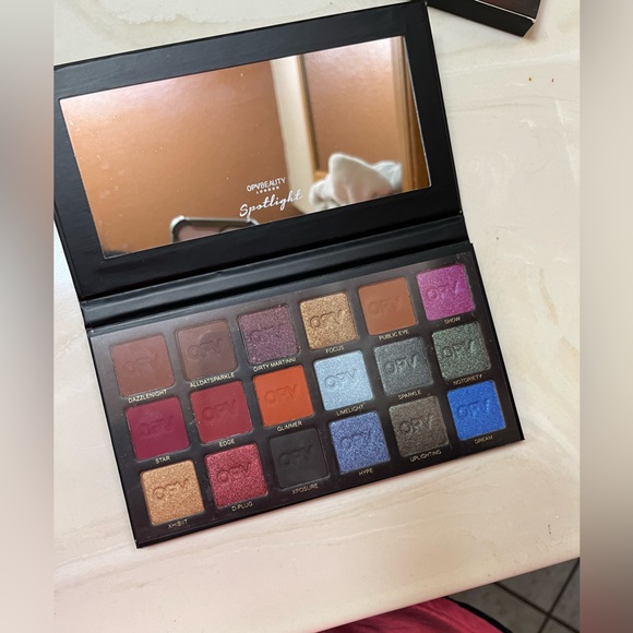 BRAND NEW Beauty London Eyeshadow Palette - Picture 4 of 6